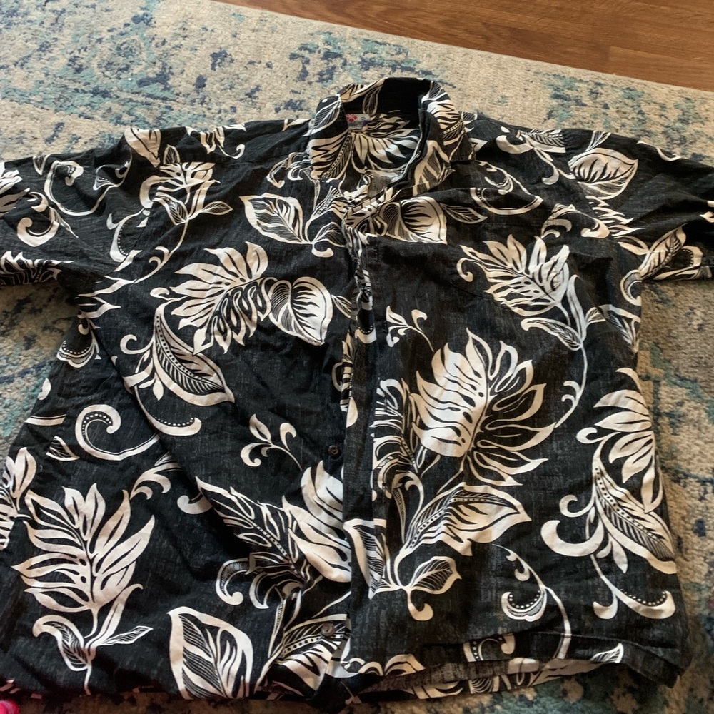 XXL blue turtle black and white tropical button up. Very low in chest area